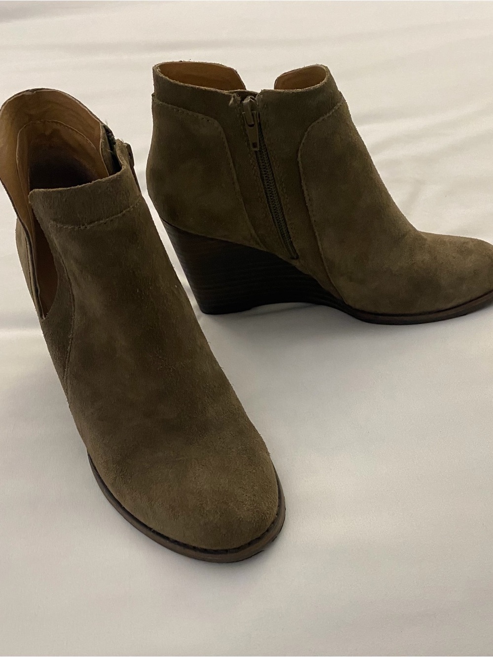 Lucky Brand Antique Green Suede Yabba Wedge Ankle Boots Size 8.5